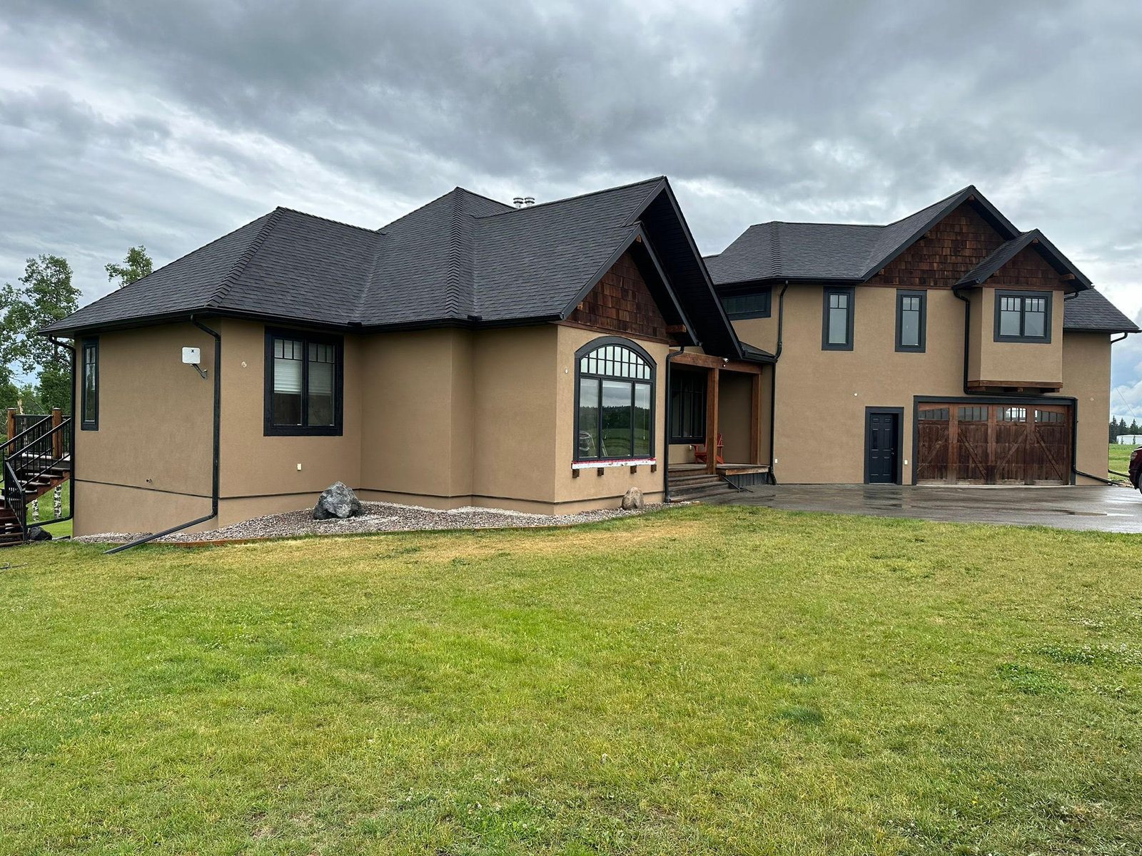 Residential home finished in stucco in the Calgary area